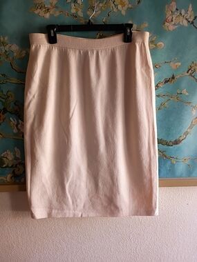 Classic Women's Cream Knit Pencil Skirt